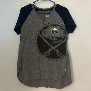 Majestic Women’s Large Buffalo Sabres T-shirt